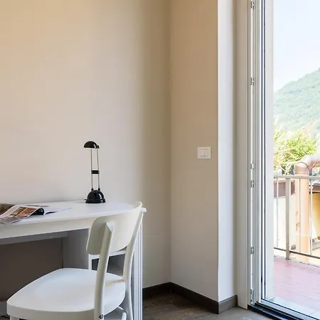 Numero Due Piazza Mazzini - Bymyhomeincomo Como