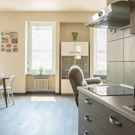 Numero Due Piazza Mazzini - Bymyhomeincomo Apartament